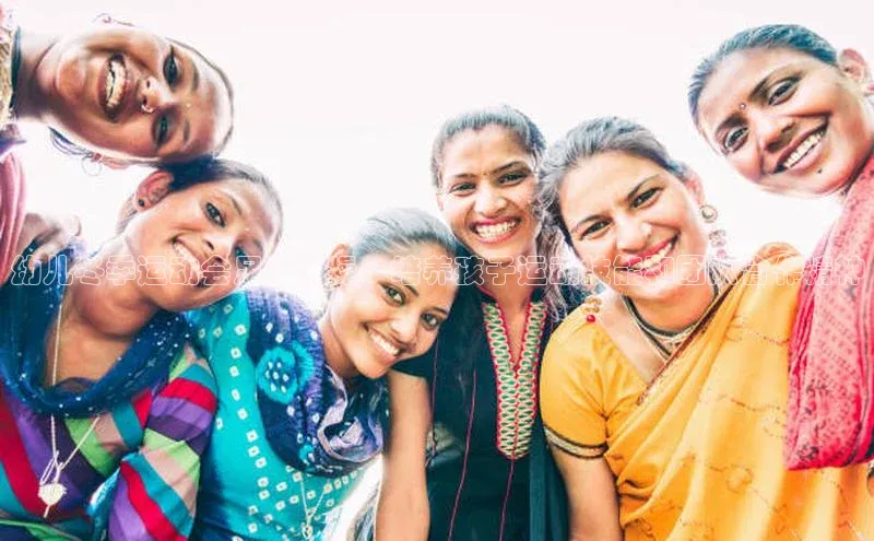 WilliamHill官方网址每日互动幼儿冬季运动会足球桶操：培养孩子运动技能和团队合作精神